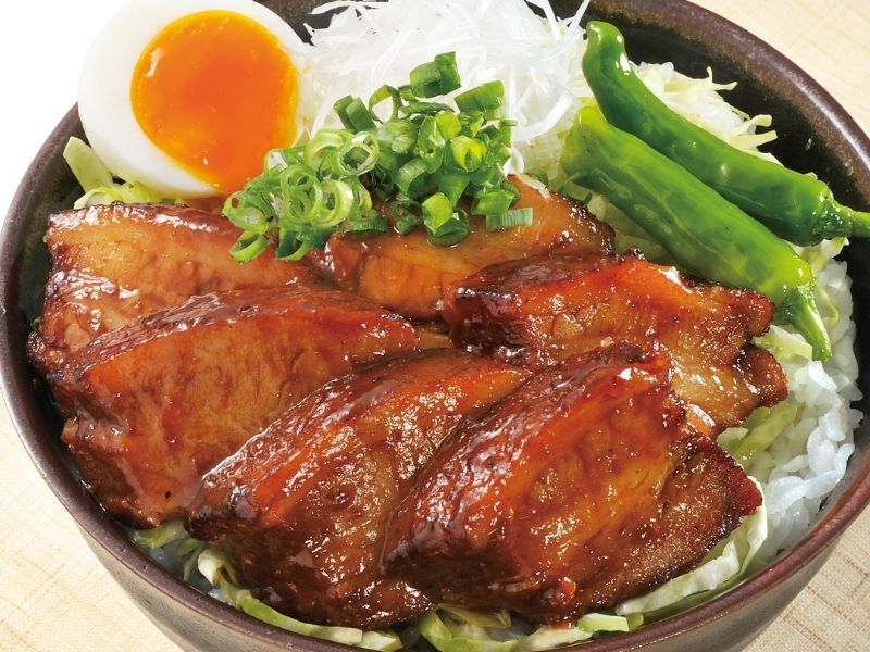 豚肉の味噌煮込み盛り付け画像